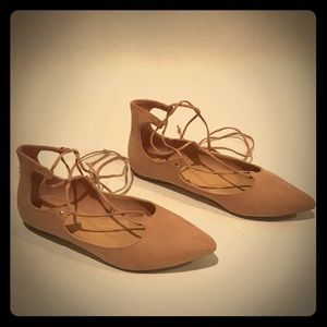 Old Navy Tan Lace Up Pointed Toe Flats (Sz 8)